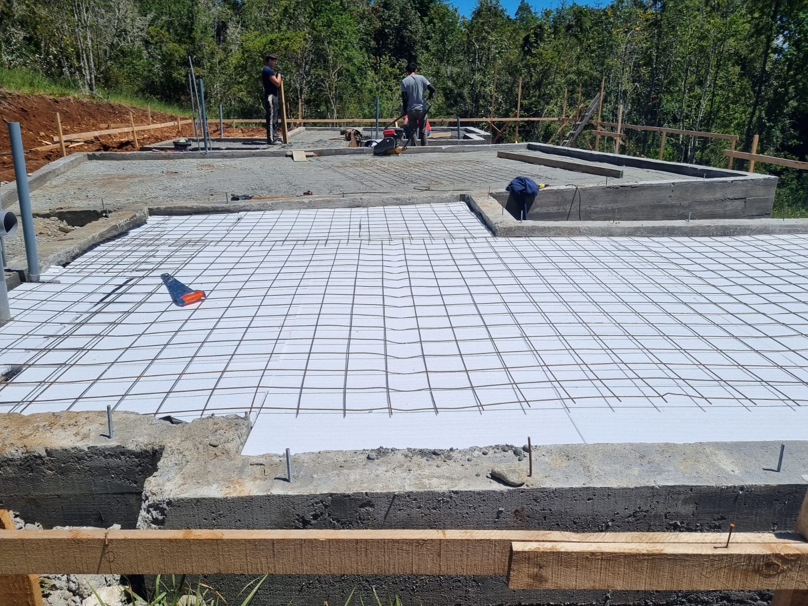 Construcción de casa moderna en madera nativa en Valdivia - Proyecto habitacional Sur Origen