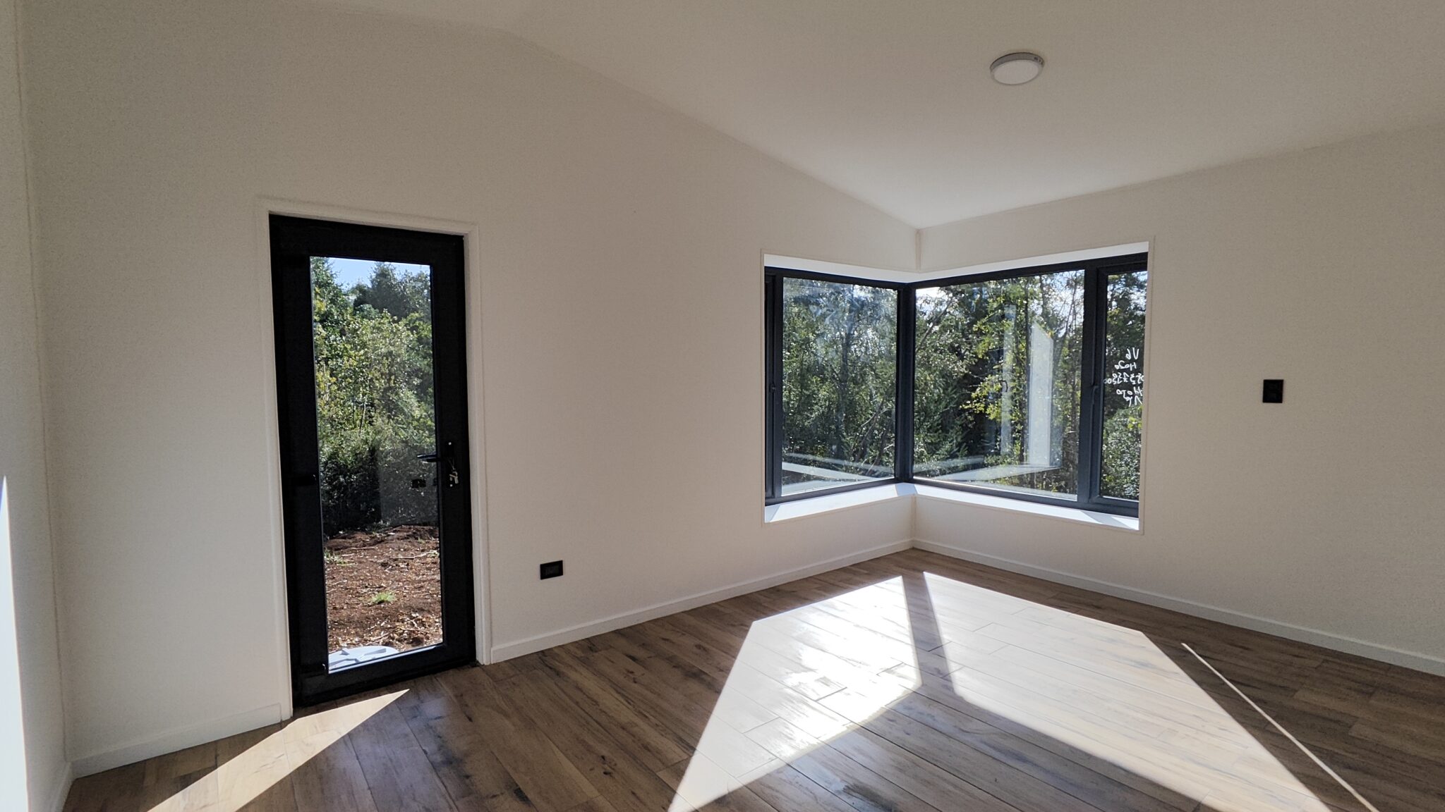 Construcción de casa moderna en madera nativa en Valdivia - Proyecto habitacional Sur Origen